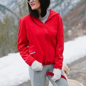 Outdoor Voices Windbreaker Track Jacket Red Size Medium Long Sleeve Full Zip Up